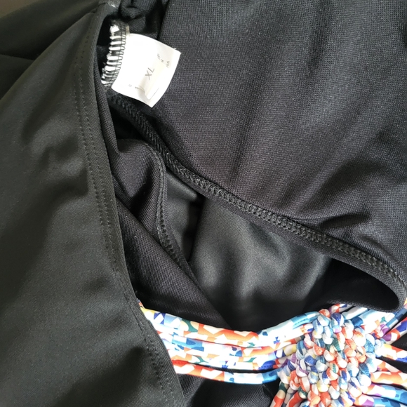 Halter Tankini Set - Picture 7 of 10